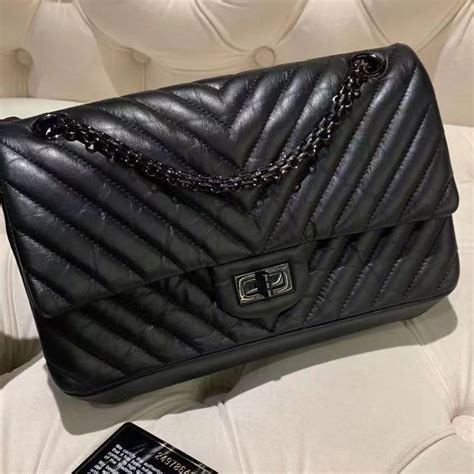 chanel reissue so black 225